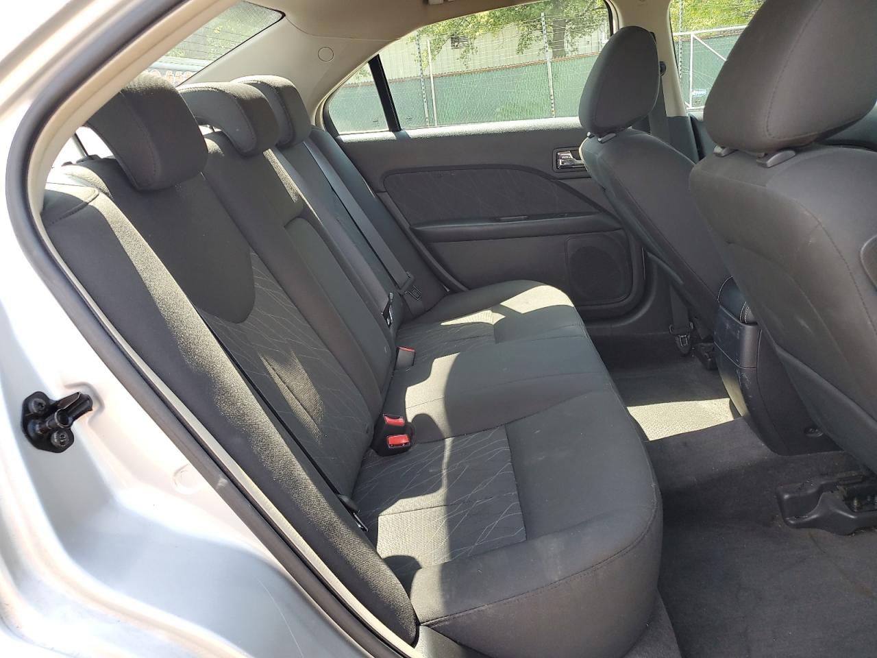 2010 Mercury Milan VIN: 3MEHM0HA2AR629439 Lot: 61026095