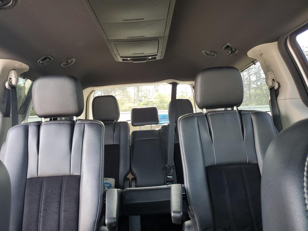2017 Dodge Grand Caravan Sxt VIN: 2C4RDGCG8HR828991 Lot: 62966375