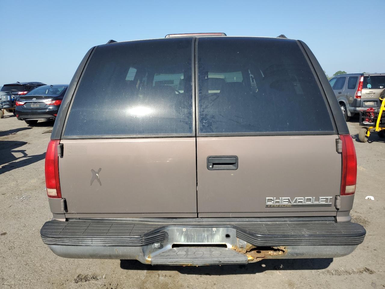 1997 Chevrolet Tahoe K1500 VIN: 1GNEK13R0VJ437926 Lot: 62457605