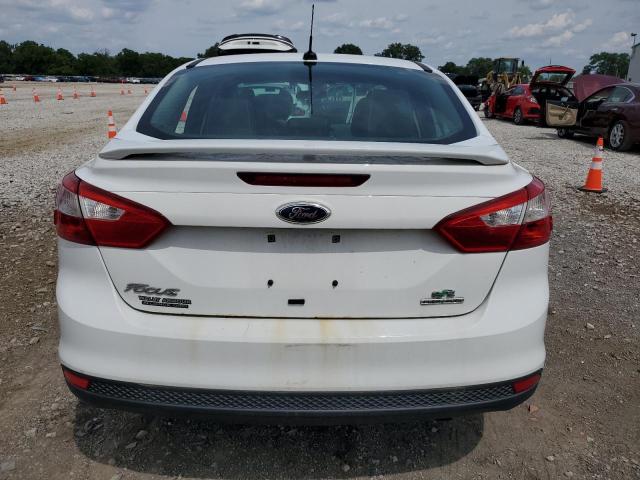 Седани FORD FOCUS 2014 Білий