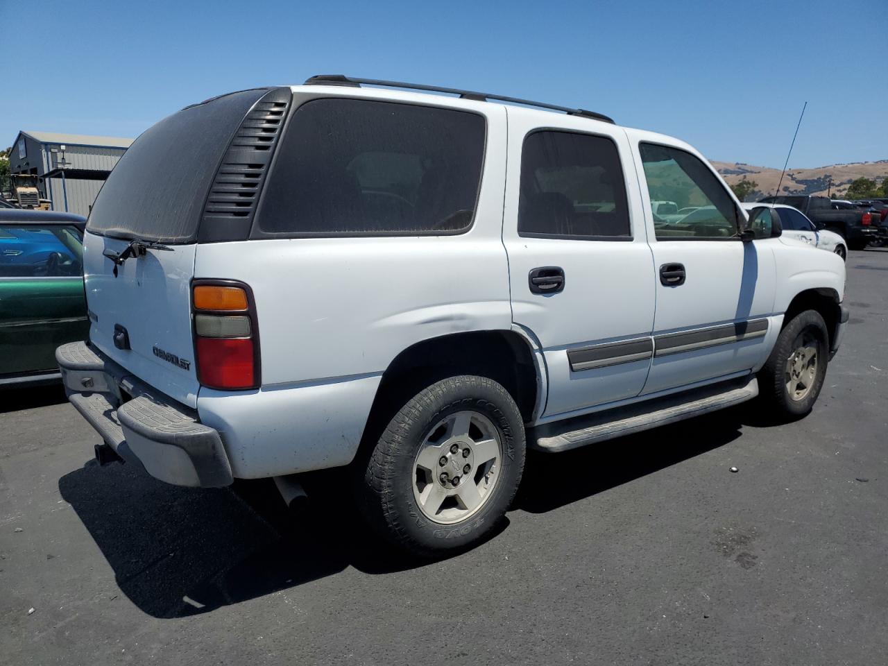 CHEVROLET TAHOE 2004 VIN 1GNEC13V84J274595 photo 3