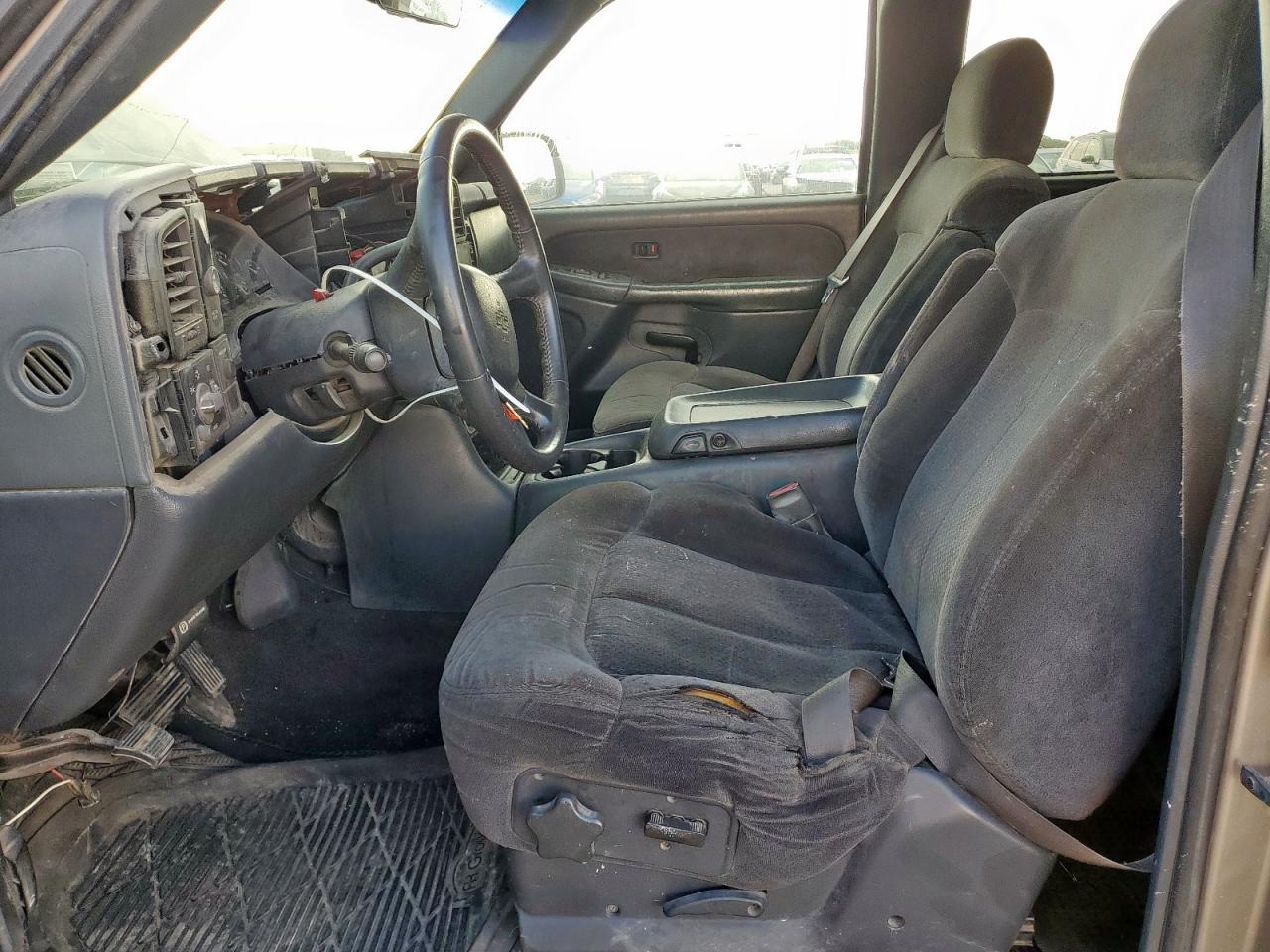 2001 Chevrolet Silverado C1500 VIN: 2GCEC19T411174823 Lot: 62458345