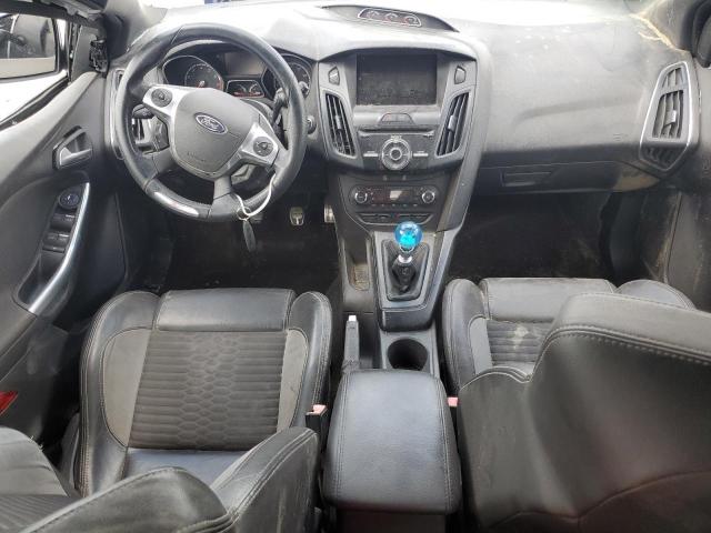 Hatchbacks FORD FOCUS 2013 Silver