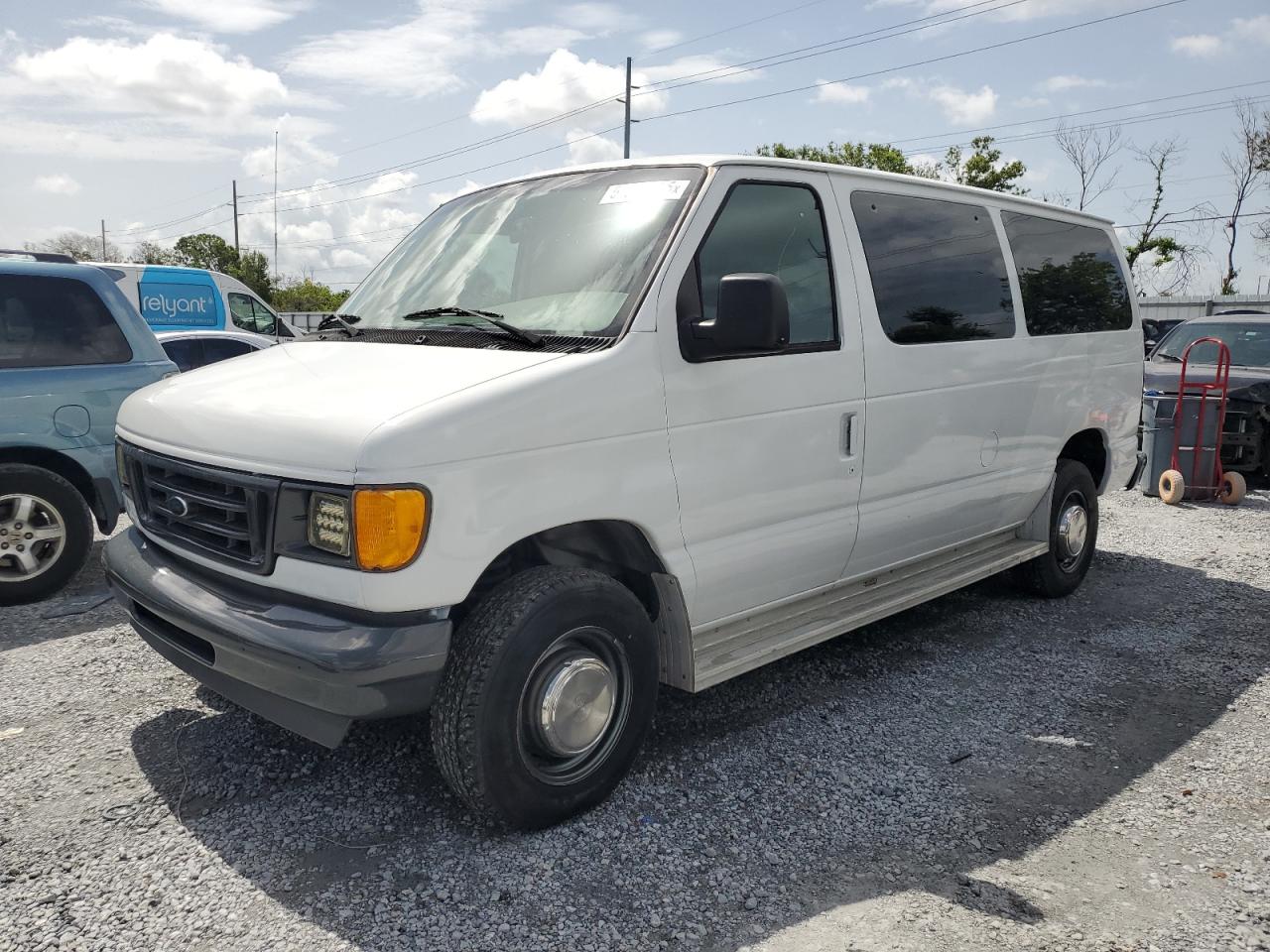 2003 Ford Econoline E350 Super Duty Wagon zu verkaufen in Riverview, FL - Minor Dent/Scratches