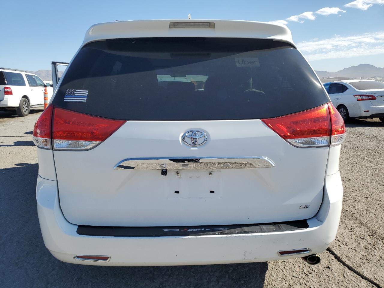 2011 Toyota Sienna Le VIN: 5TDKK3DC8BS121447 Lot: 62517105