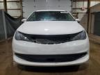Columbia Station, OH에서 판매 중인 2022 Chrysler Voyager Lx   - Front End