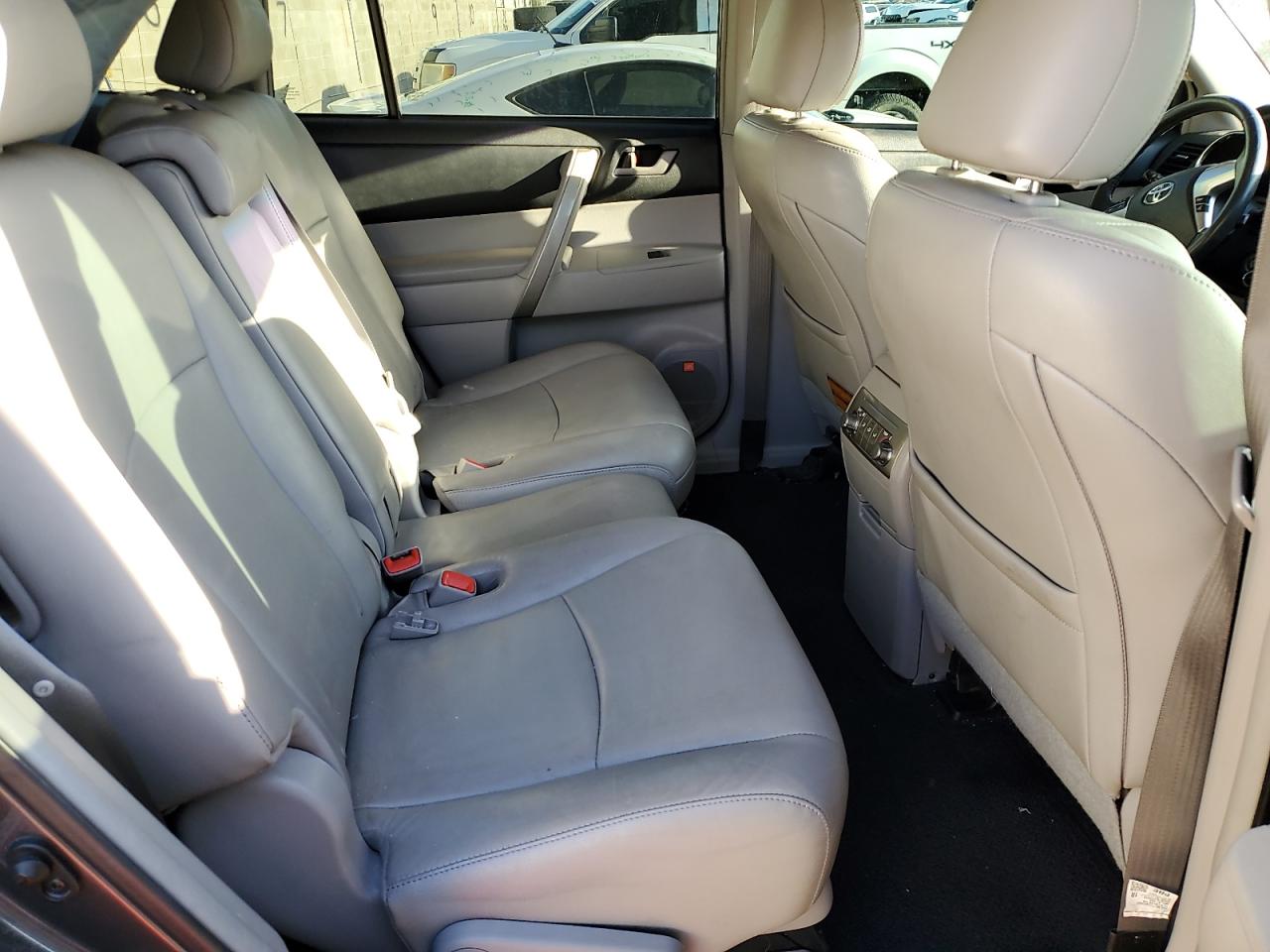 2011 Toyota Highlander Base VIN: 5TDZK3EH5BS046389 Lot: 62946115
