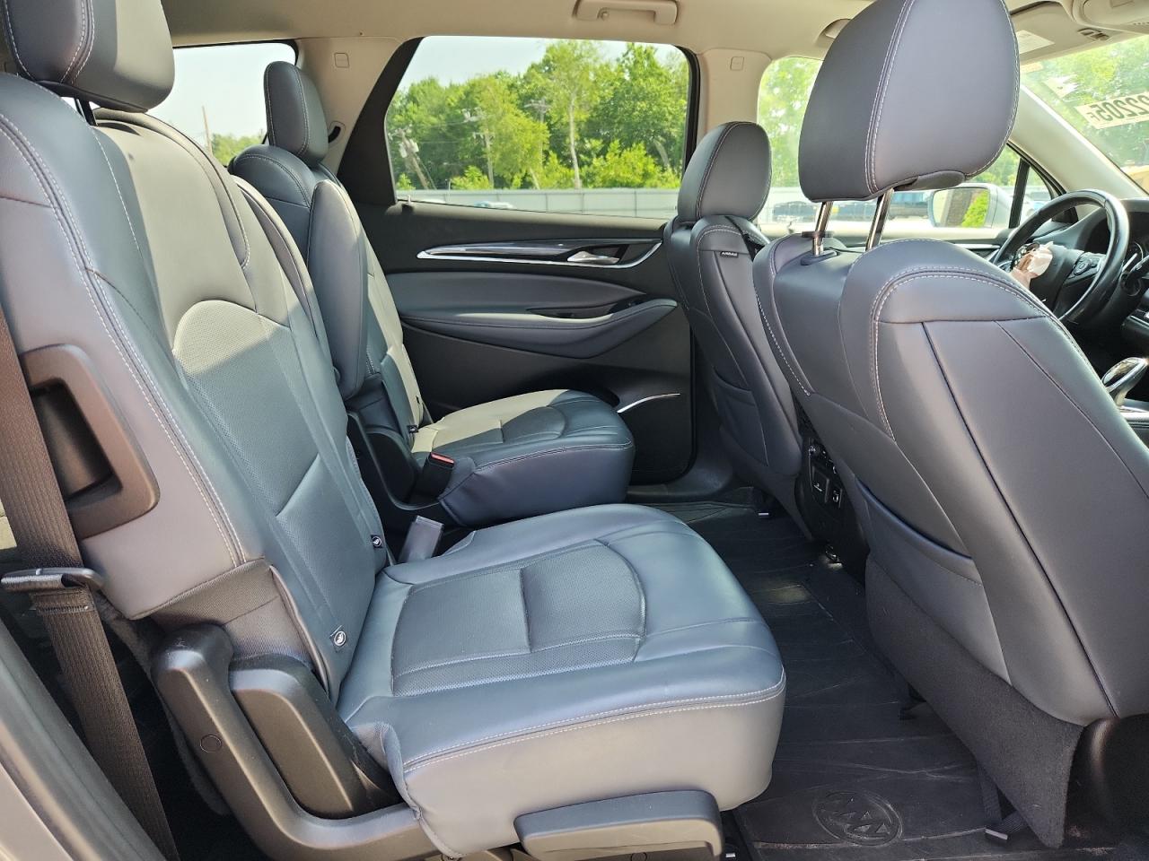 2018 Buick Enclave Essence VIN: 5GAEVAKW0JJ163159 Lot: 61822205