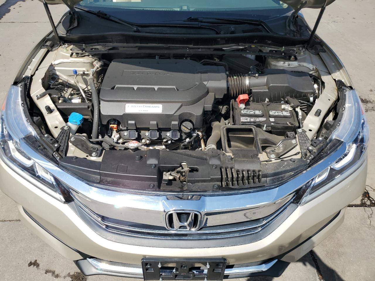 HONDA ACCORD 2016 VIN 1HGCR3F81GA015954 zdjęcie 11