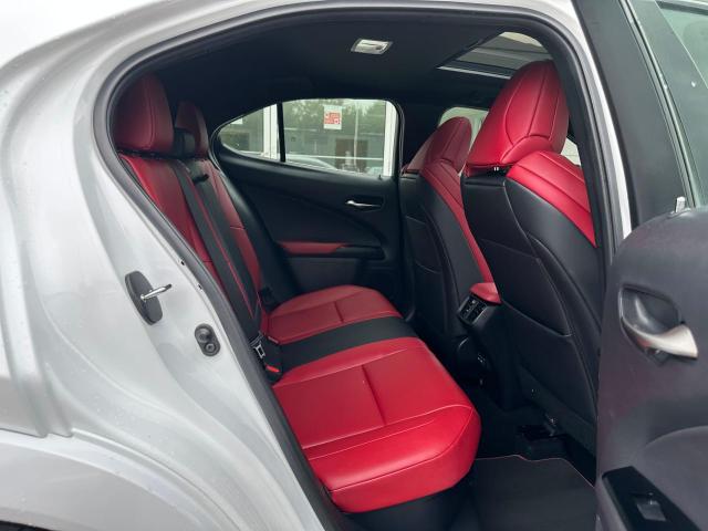 LEXUS UX 250H BA 2022 Белы