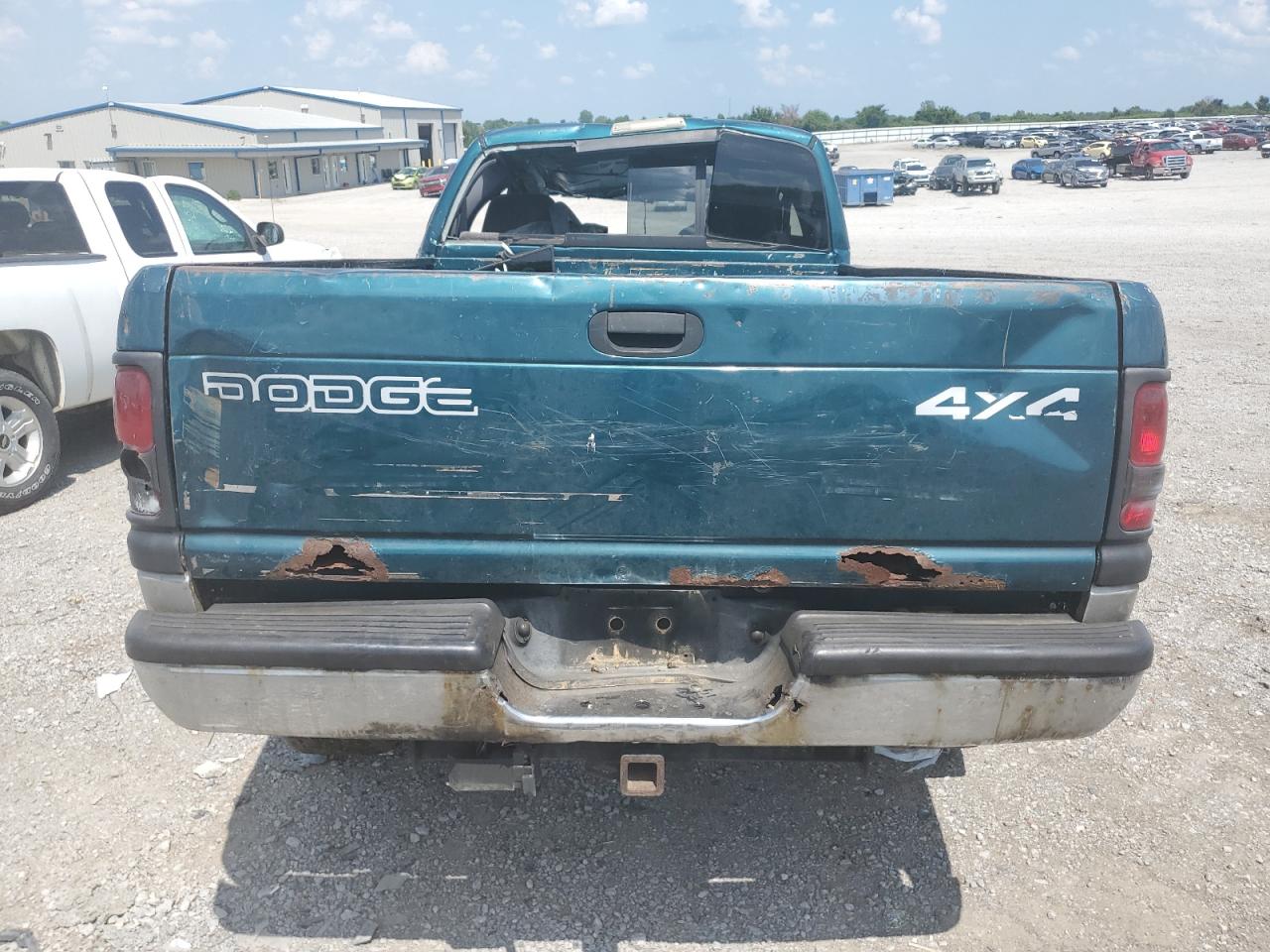 1999 Dodge Ram 2500 VIN: 3B7KF2360XG203981 Lot: 62489195