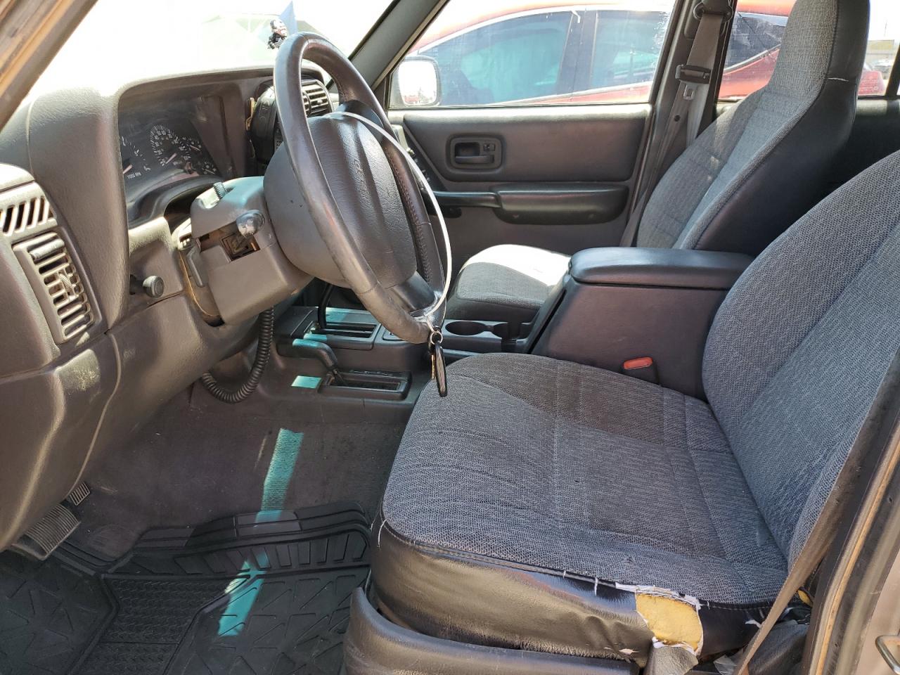 2000 Jeep Cherokee Sport VIN: 1J4FF48S6YL136689 Lot: 62316245