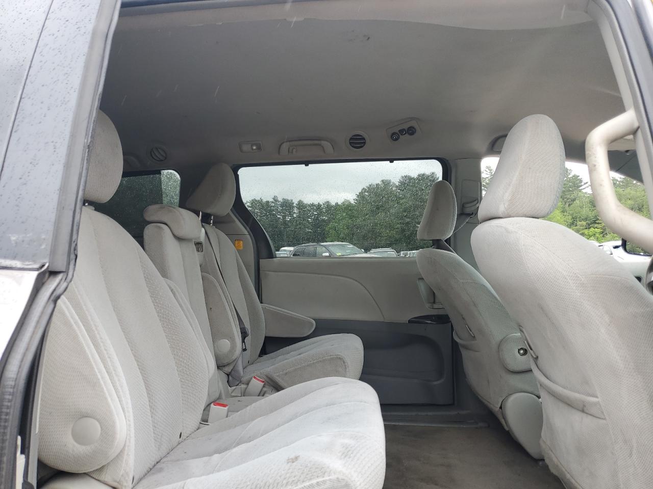 2011 Toyota Sienna Le VIN: 5TDKK3DC1BS033095 Lot: 61135465