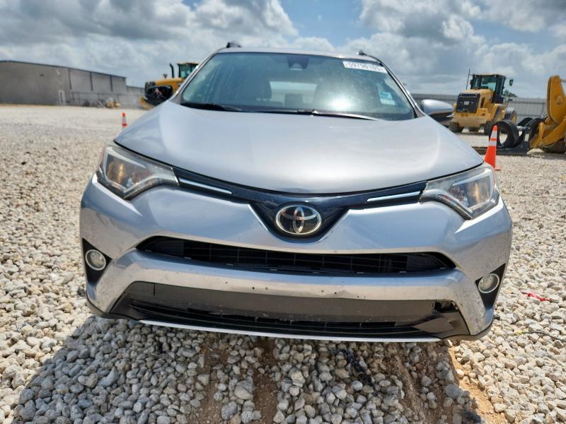  TOYOTA RAV4 2018 Srebrny