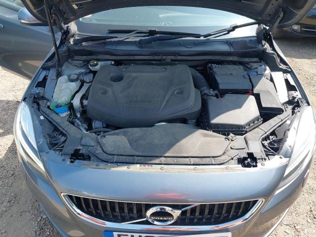 2018 VOLVO V40 MOMENT