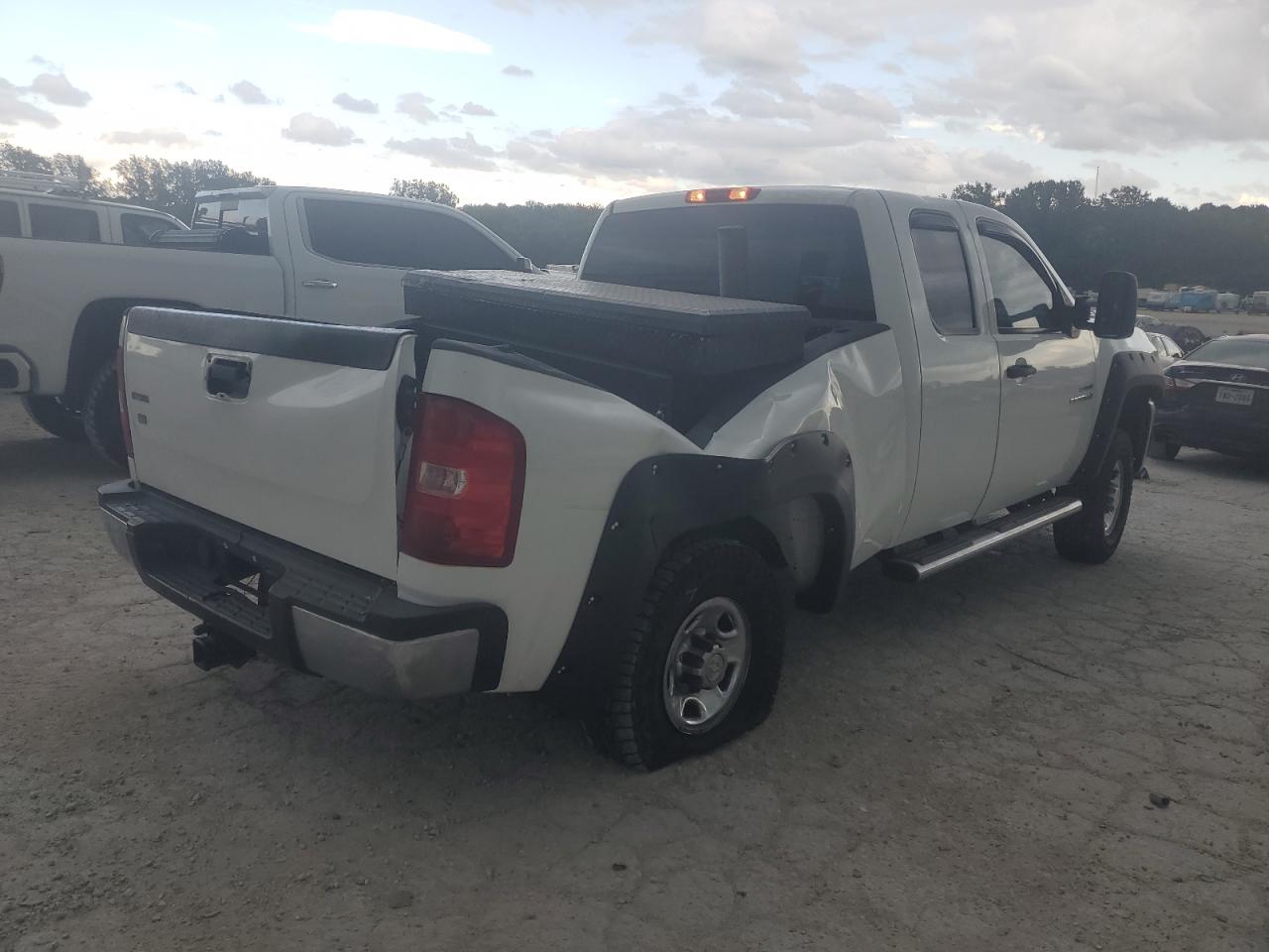 CHEVROLET ALL Models 2009 VIN 1GCHC59699E136593 фото 3