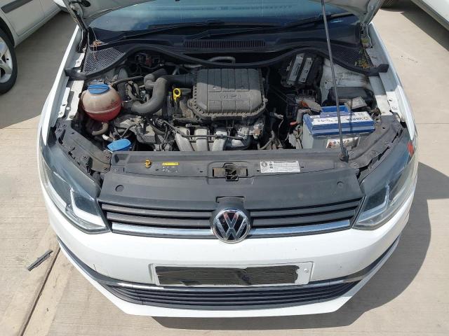 2015 VOLKSWAGEN POLO SE