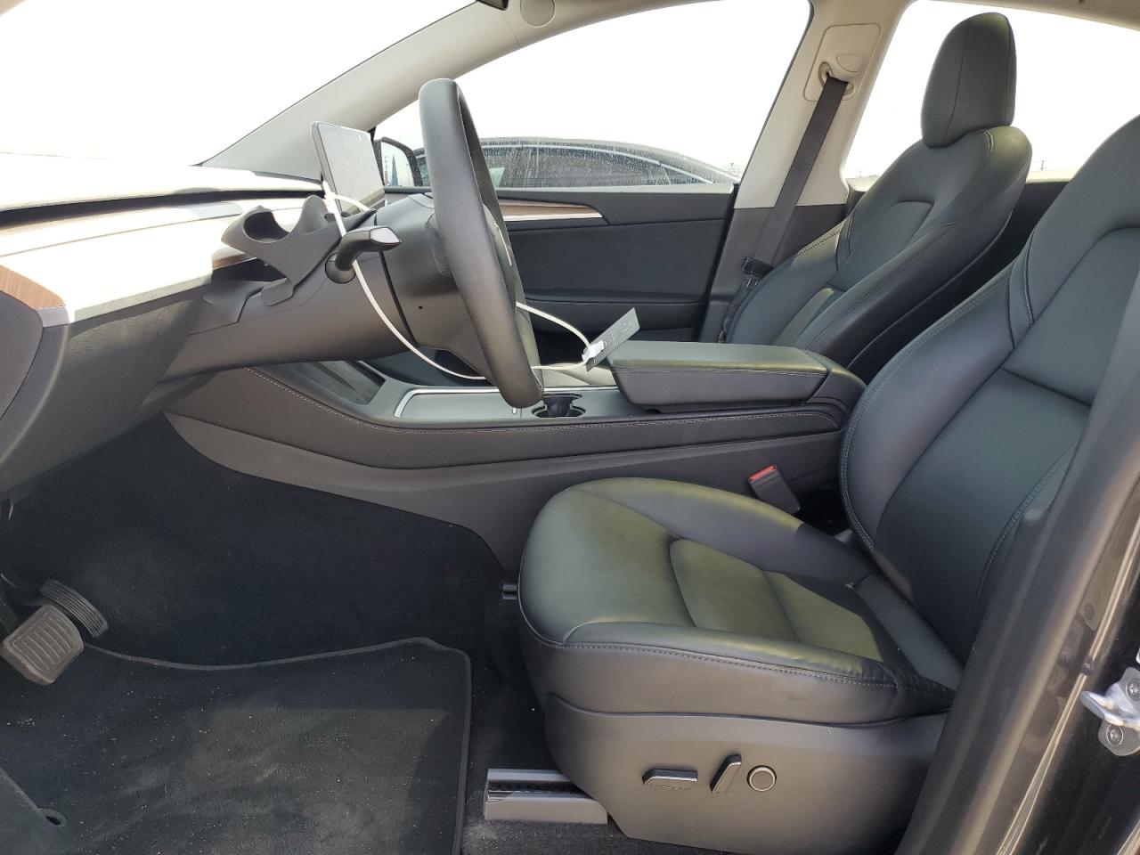 2024 Tesla Model Y VIN: 7SAYGDEE7RA228327 Lot: 60875175