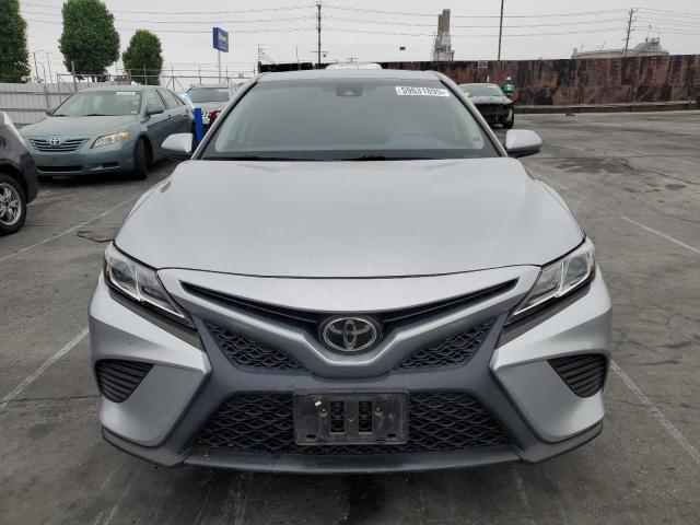  TOYOTA CAMRY 2020 Srebrny