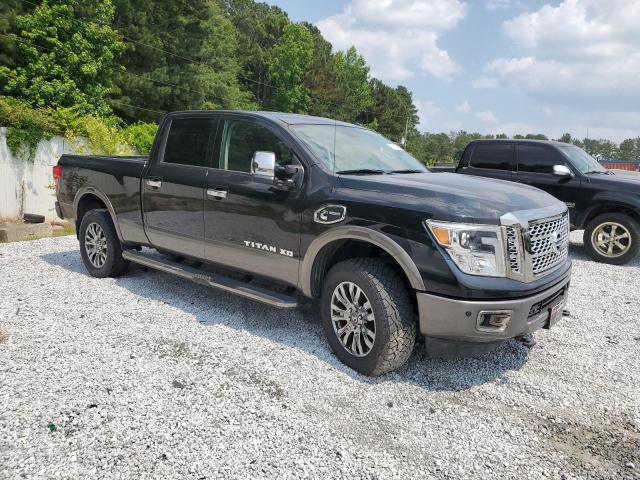  NISSAN TITAN 2017 Czarny