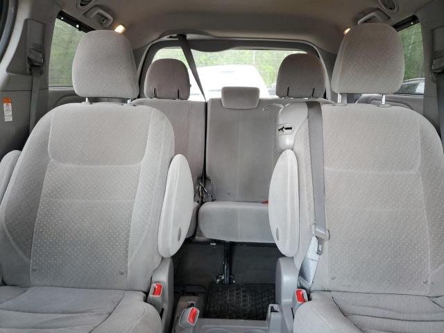 2018 TOYOTA SIENNA LE