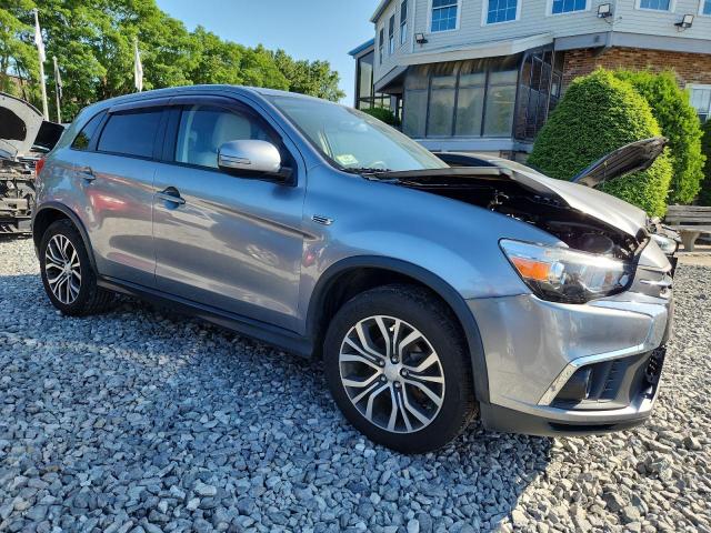  MITSUBISHI OUTLANDER 2018 Srebrny