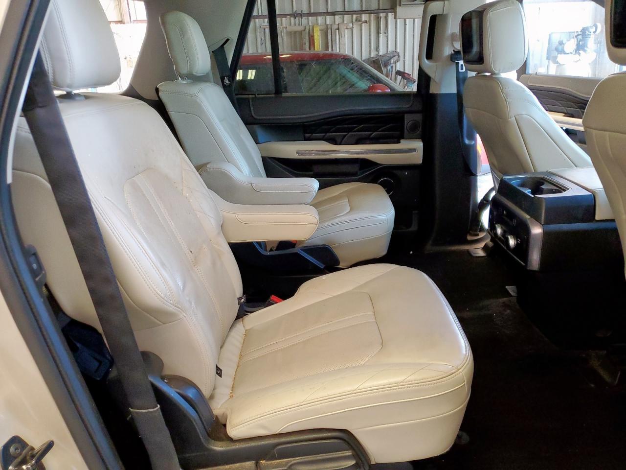 2018 Ford Expedition Max Platinum VIN: 1FMJK1MT9JEA33765 Lot: 61803045
