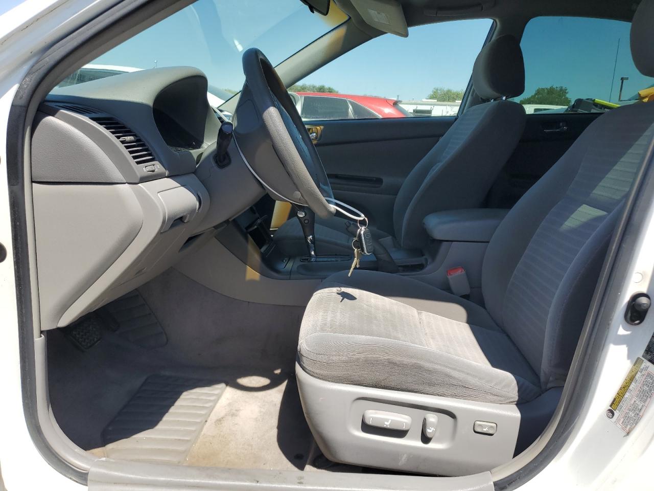 2005 Toyota Camry Le VIN: 4T1BE32K45U028695 Lot: 61273575
