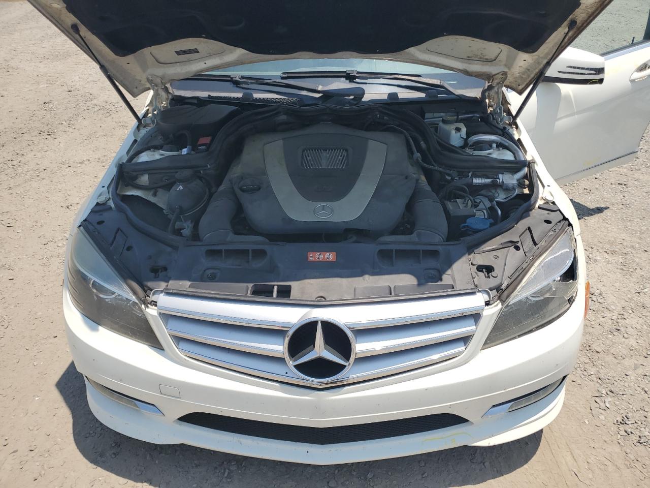 2011 Mercedes-Benz C 300 VIN: WDDGF5EB8BR185097 Lot: 62524365