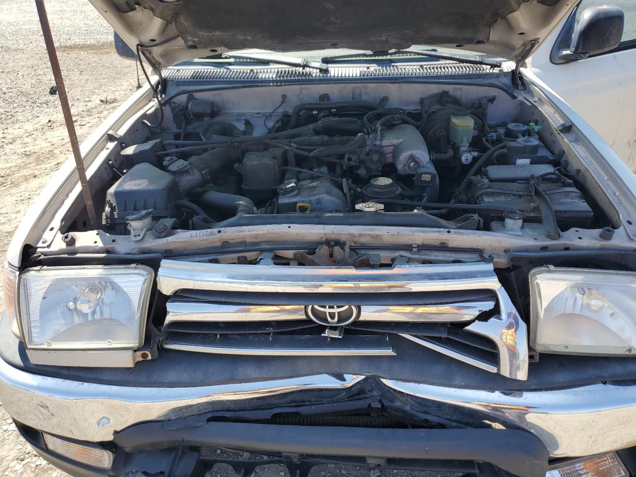 2000 Toyota 4Runner VIN: JT3GM84R2Y0058332 Lot: 60250295