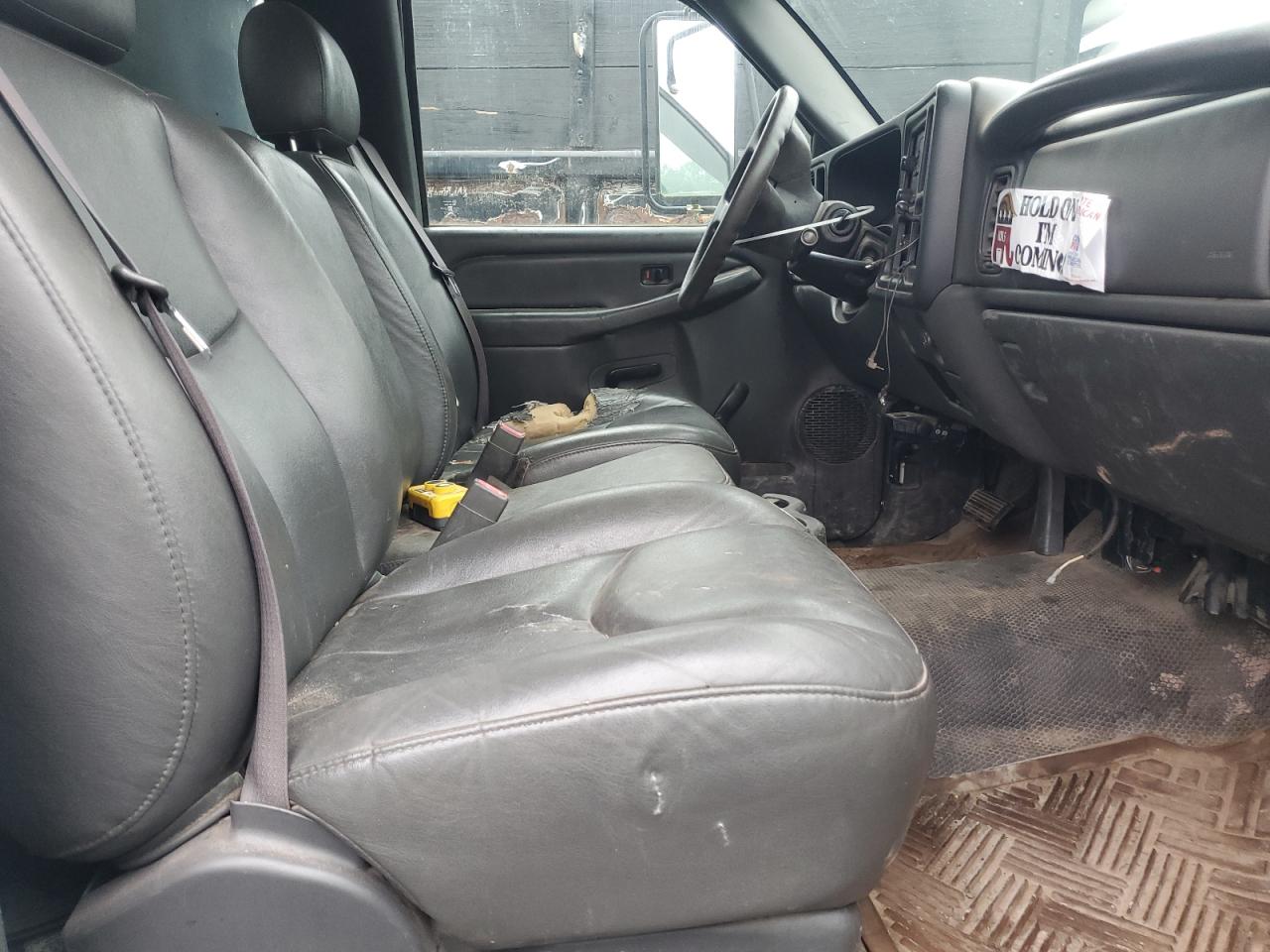 2005 Chevrolet Silverado C3500 VIN: 1GBJC34U35E141251 Lot: 62311945