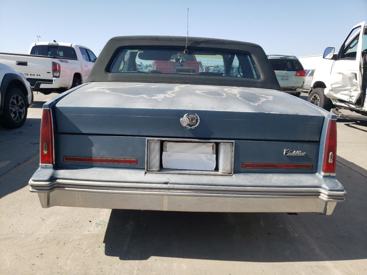 1986 Cadillac Deville Base VIN: 1G6CD4784G4207405 Lot: 62192755