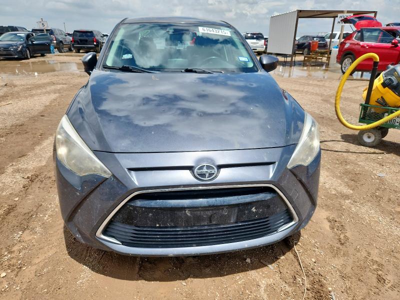 Sedans TOYOTA SCION 2016 Gray