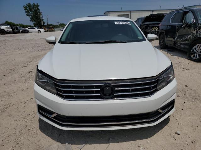  VOLKSWAGEN PASSAT 2017 White