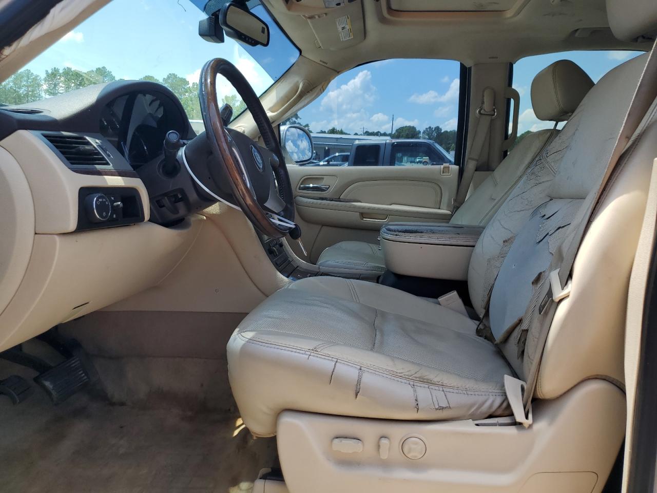 2007 Cadillac Escalade Luxury VIN: 1GYEC63847R289353 Lot: 61254855