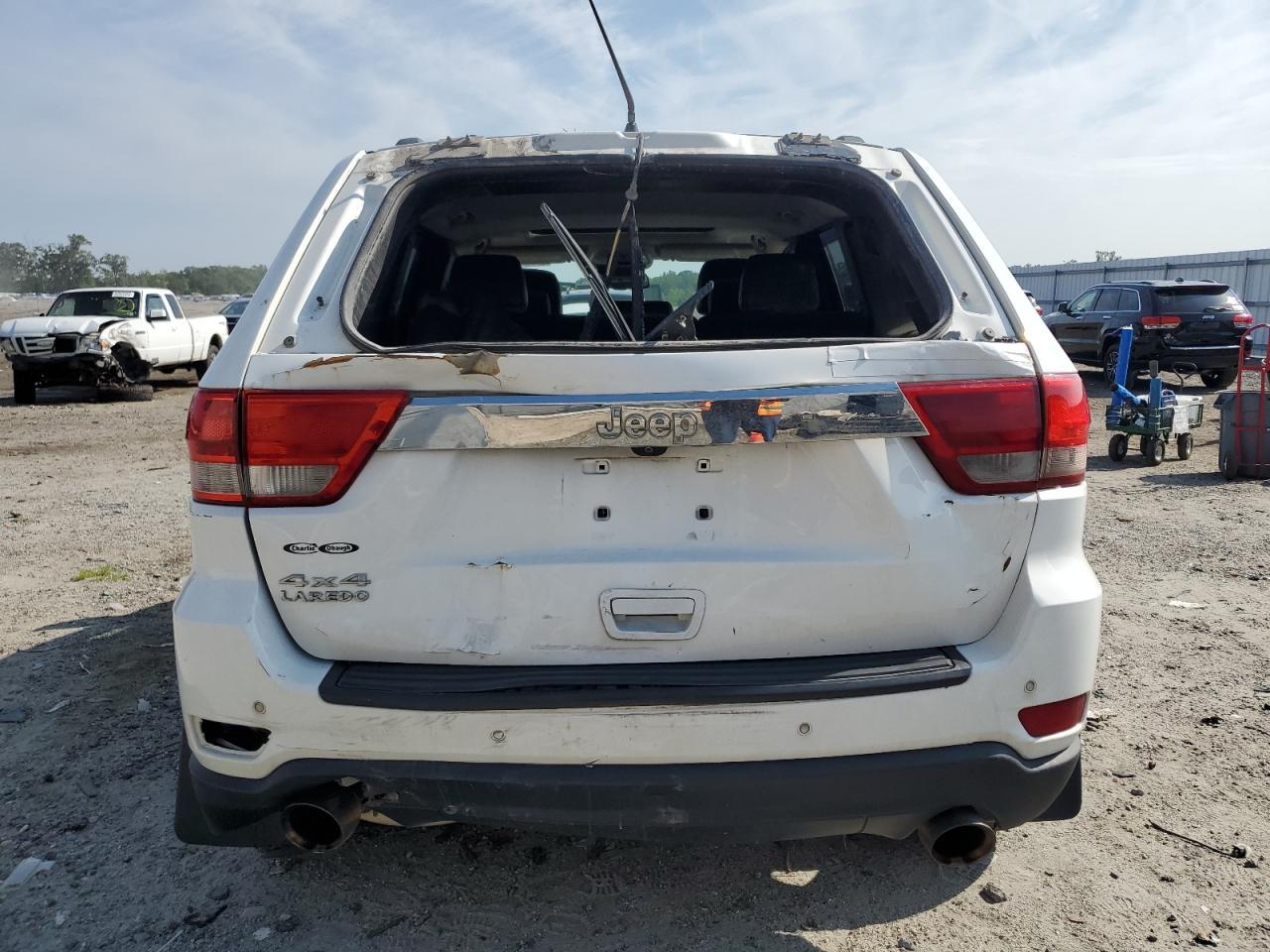 2013 Jeep Grand Cherokee Laredo VIN: 1C4RJFAT5DC511286 Lot: 61965755