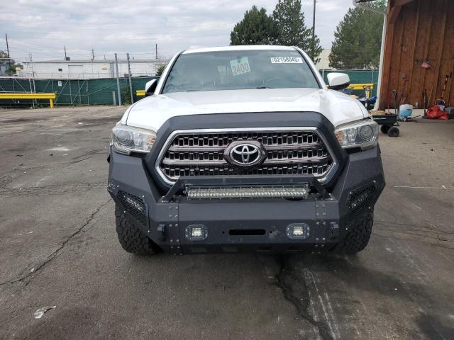  TOYOTA TACOMA 2017 Белый