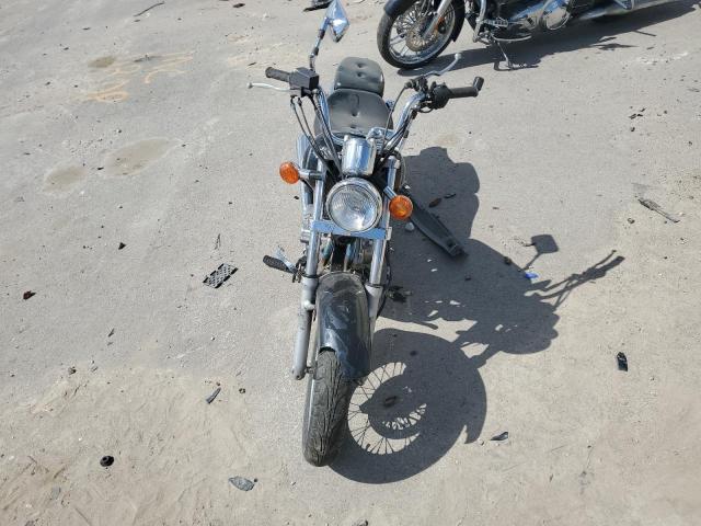 2002 SUZUKI GZ250   