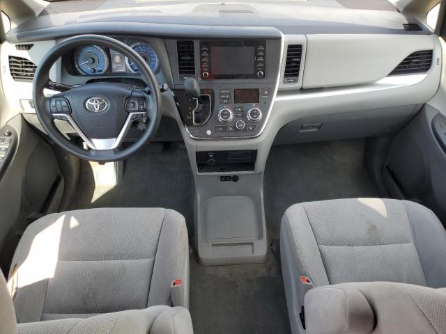  TOYOTA SIENNA 2018 Srebrny