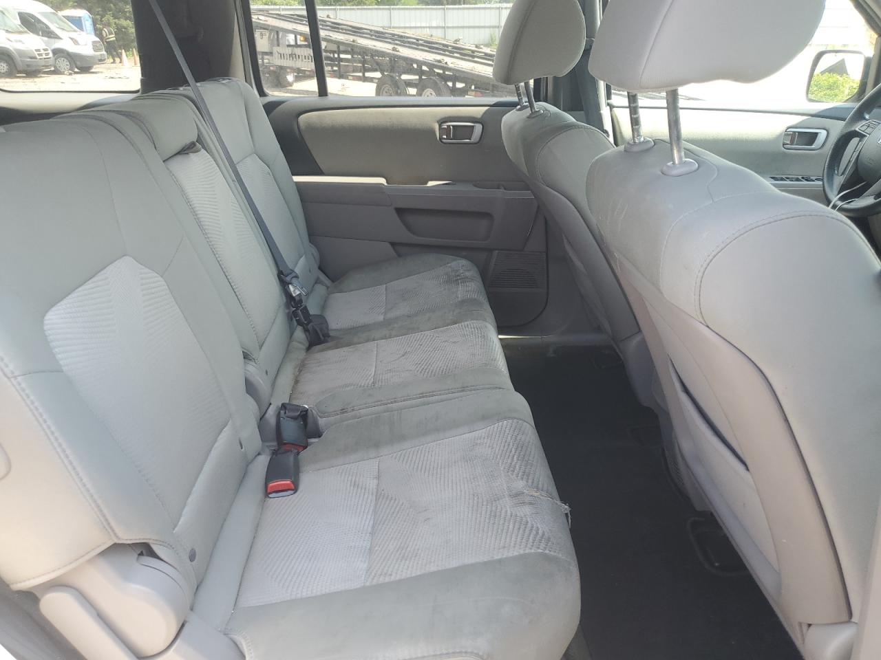 2015 Honda Pilot Lx VIN: 5FNYF4H28FB070712 Lot: 61163555