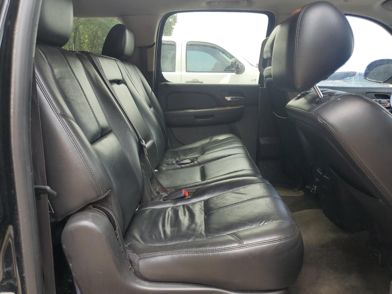 2011 GMC Yukon Xl K1500 Slt VIN: 1GKS2KE32BR400565 Lot: 62788065