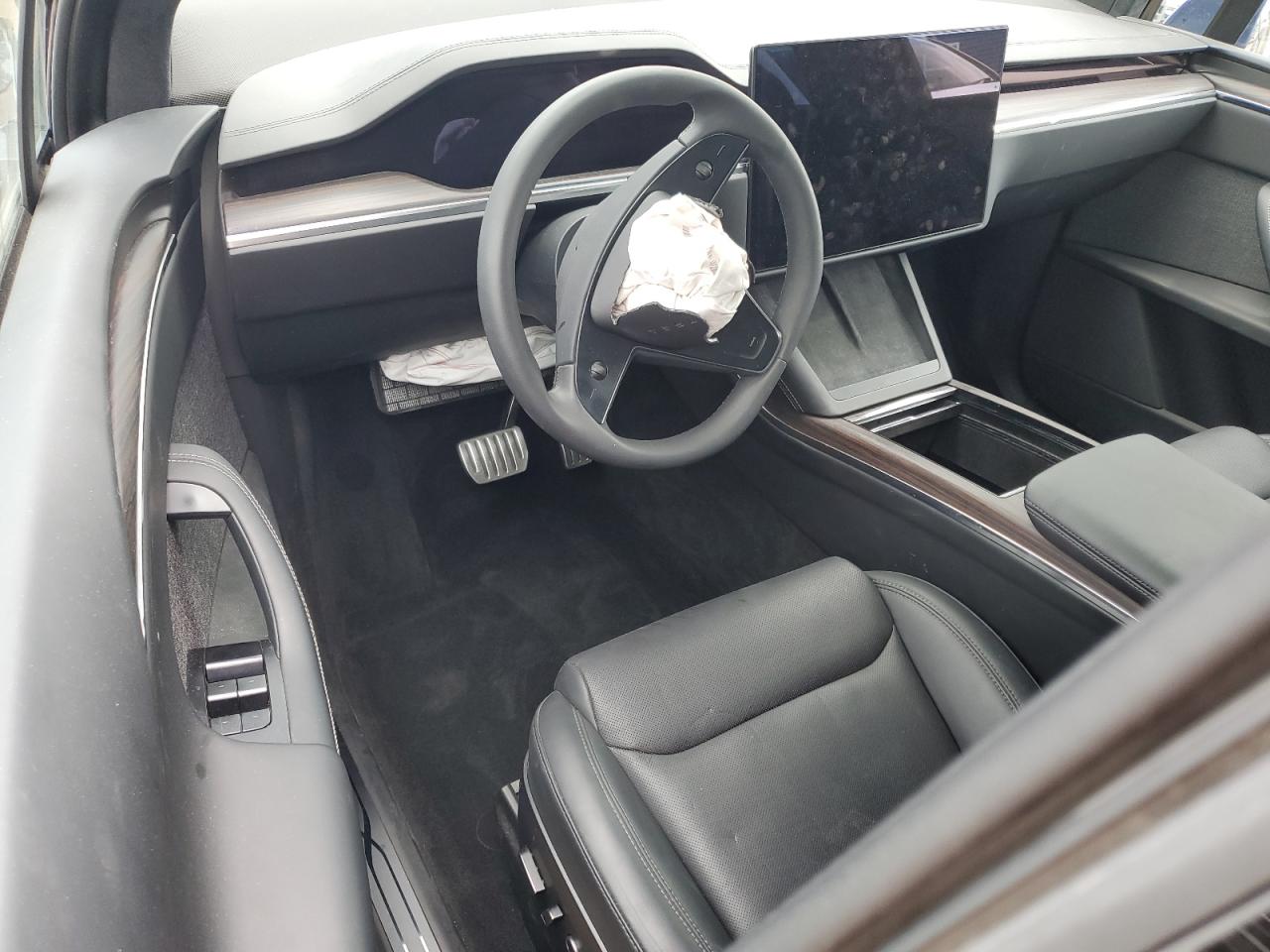 2024 Tesla Model X VIN: 7SAXCDE52RF437985 Lot: 62547715