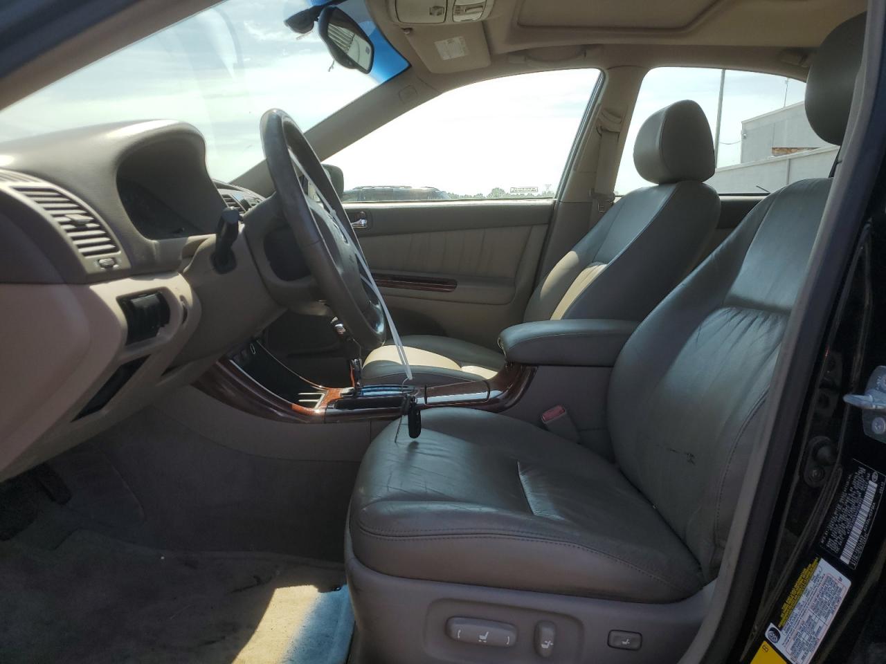 2004 Toyota Camry Le VIN: 4T1BE30K94U308825 Lot: 61906825