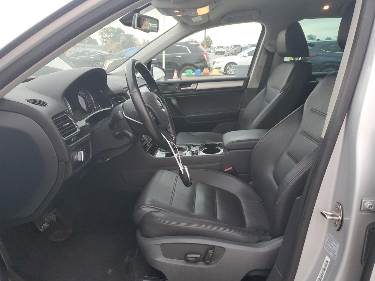 2013 Volkswagen Touareg V6 VIN: WVGEF9BP2DD013569 Lot: 62739725
