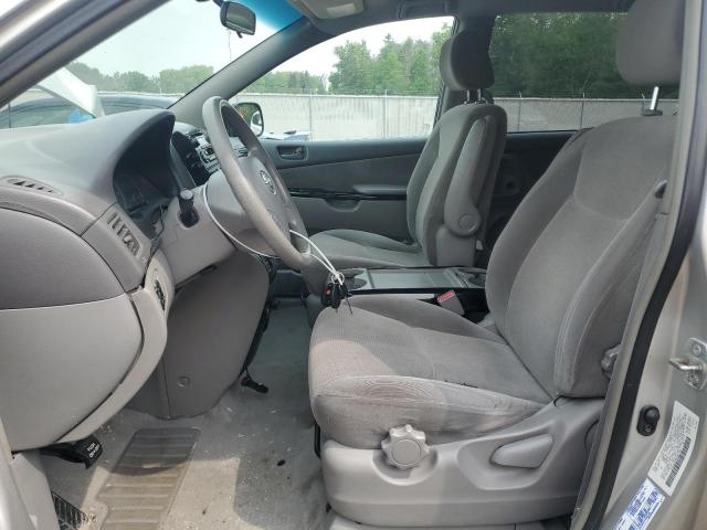 2004 TOYOTA SIENNA CE  