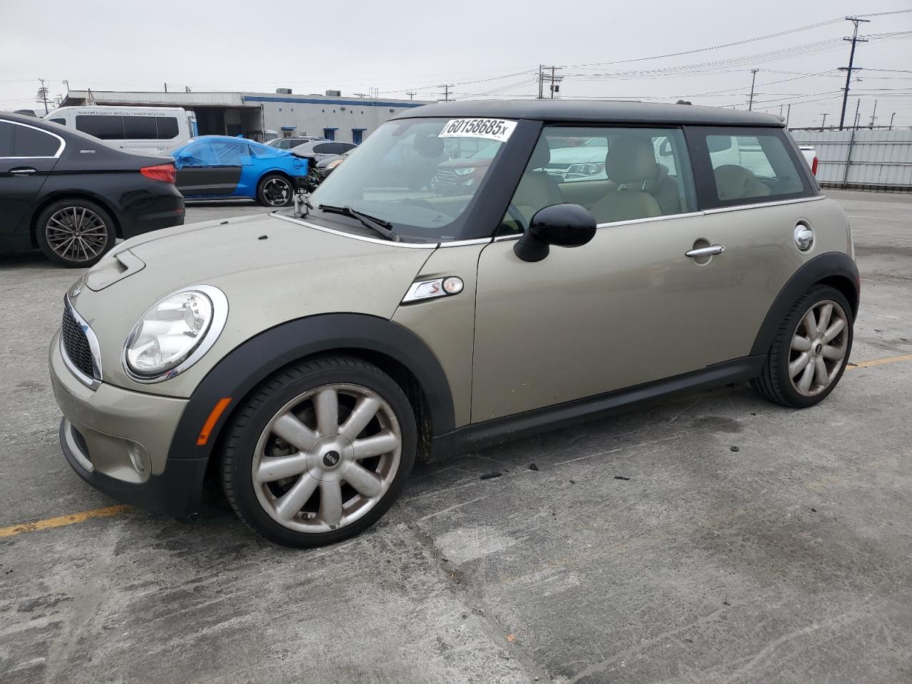 2009 Mini Cooper S for Sale in Sun Valley, CA - Minor Dent/Scratches
