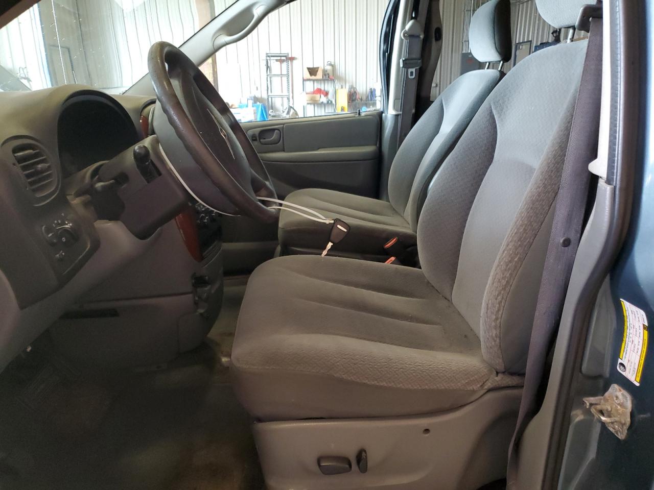 2005 Chrysler Town & Country Lx VIN: 2C4GP44R95R592716 Lot: 60029815