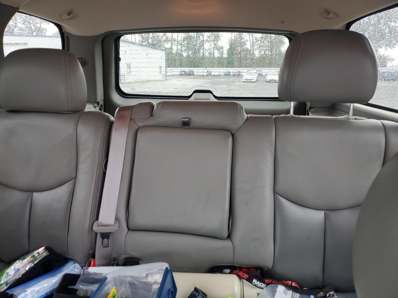 2005 GMC Yukon Denali VIN: 1GKEK63U35J266555 Lot: 62928035