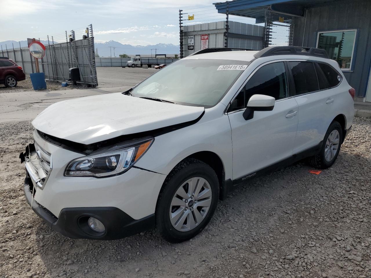 2017 Subaru Outback 2.5I Premium за продажба в Magna, UT - Front End