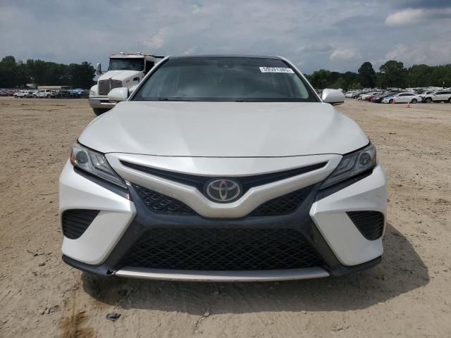  TOYOTA CAMRY 2019 Белы